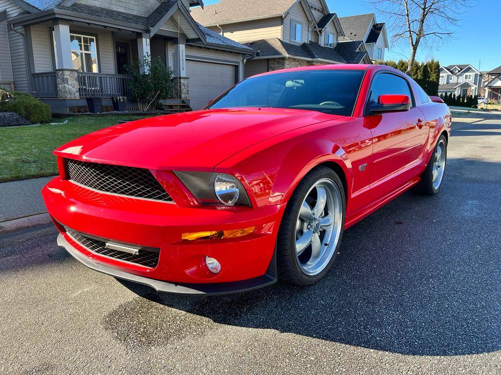 FORD MUSTANG 2005 - Voiture américaine proche de Vienne