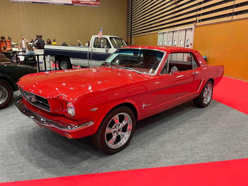 FORD MUSTANG CODE A 1965 ROUGE - Véhicule de collection américain proche de Lyon