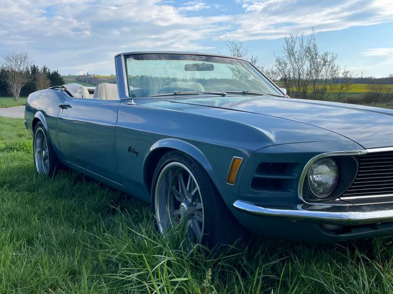 FORD MUSTANG CABRIOLET occasion - Véhicule import de collection à Lyon en Rhône Alpes