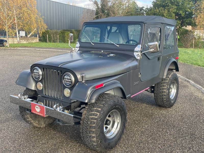 JEEP CJ7 - Véhicule de collection importé proche de Vienne