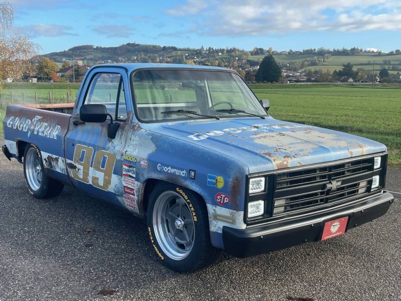 CHEVROLET C10 - Véhicule de collection américain proche de Vienne