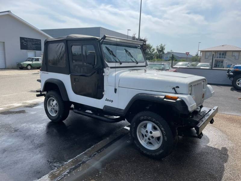 JEEP WRANGLER YJ - véhicule d'occasion américain proche de Vienne